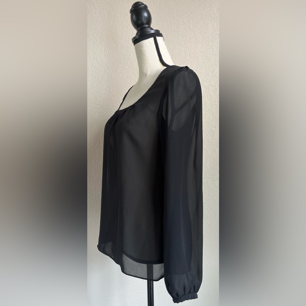 Mossimo Blouse - Picture 4 of 9